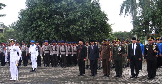 Peringati Hari Pahlawan, Jajaran FKPD Ziarah ke Makam Para Pahlawan